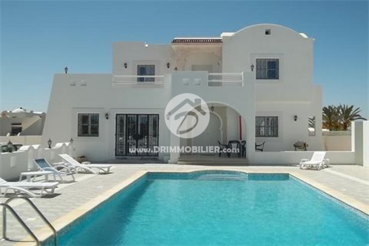 L 07 -                            بيع
                           Villa avec piscine Djerba
